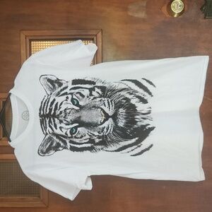 Men's size medium tee